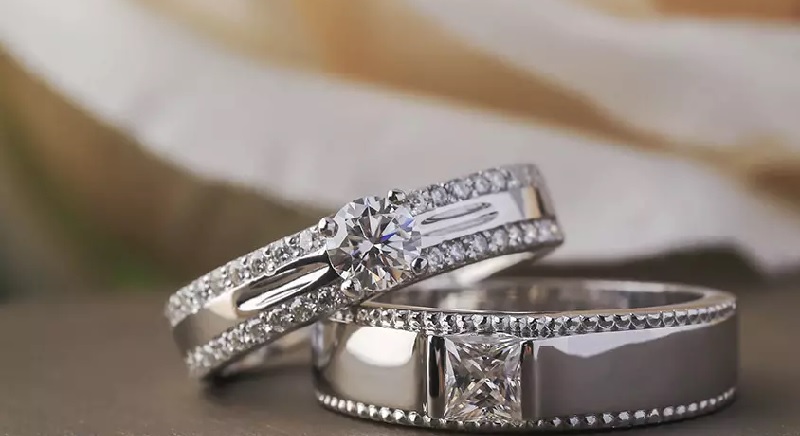 Nhẫn cưới bằng v&agrave;ng trắng
